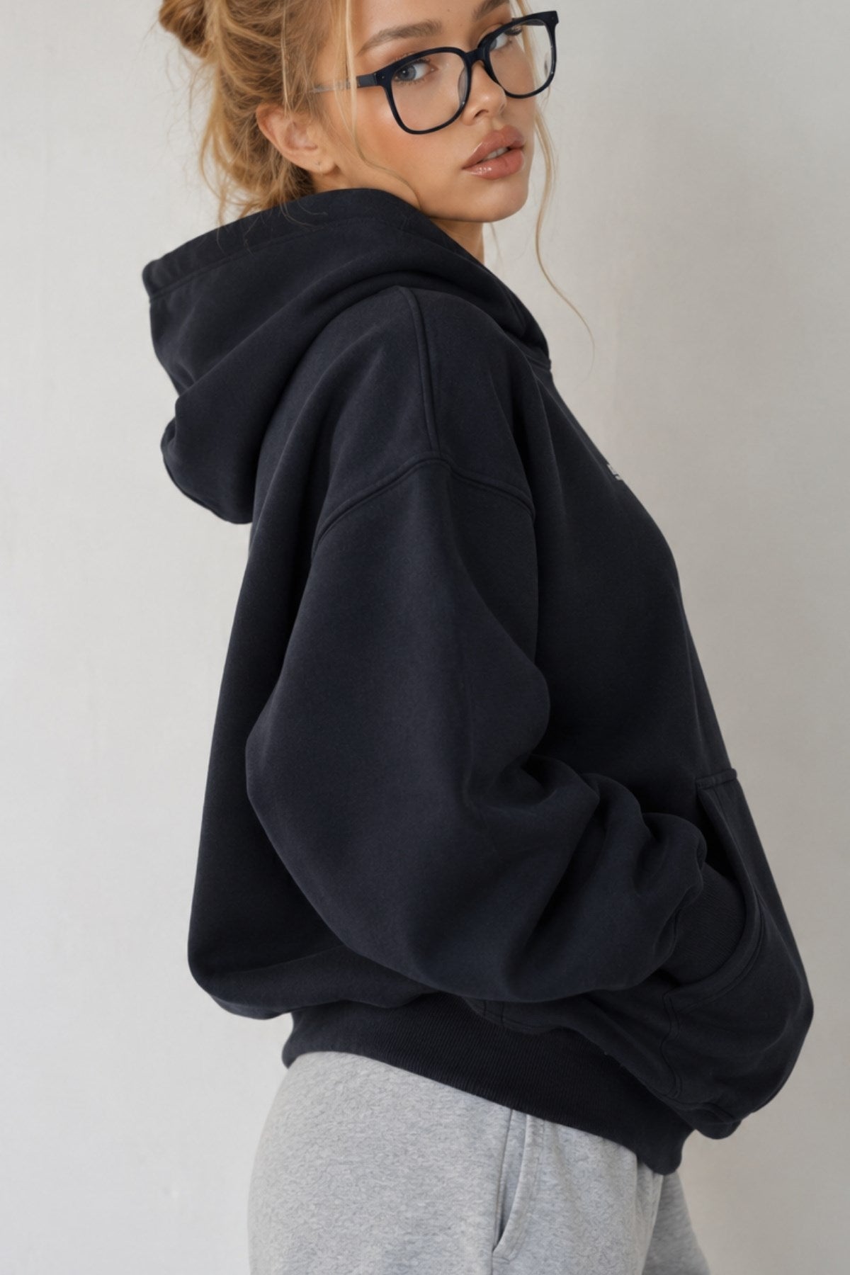 Kadın Oversize Hoodie Amore Baskılı Lacivert – Kapüşonlu, Kanguru Cepli, 3 İplik Şardonlu Polar