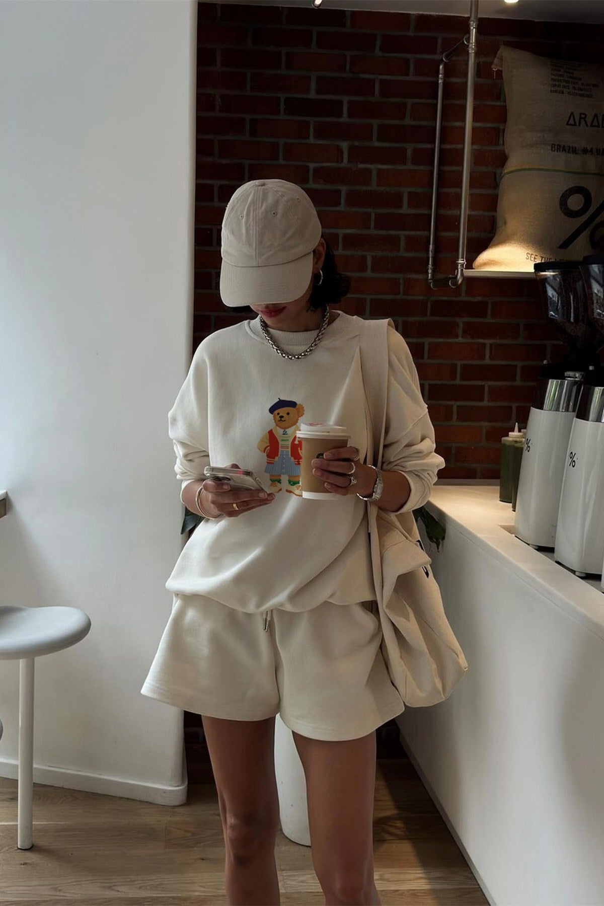 Kadın Oversize Sweatshirt Campus Bear Baskılı Beyaz – Bisiklet Yaka, 3 İplik Şardonlu Polar