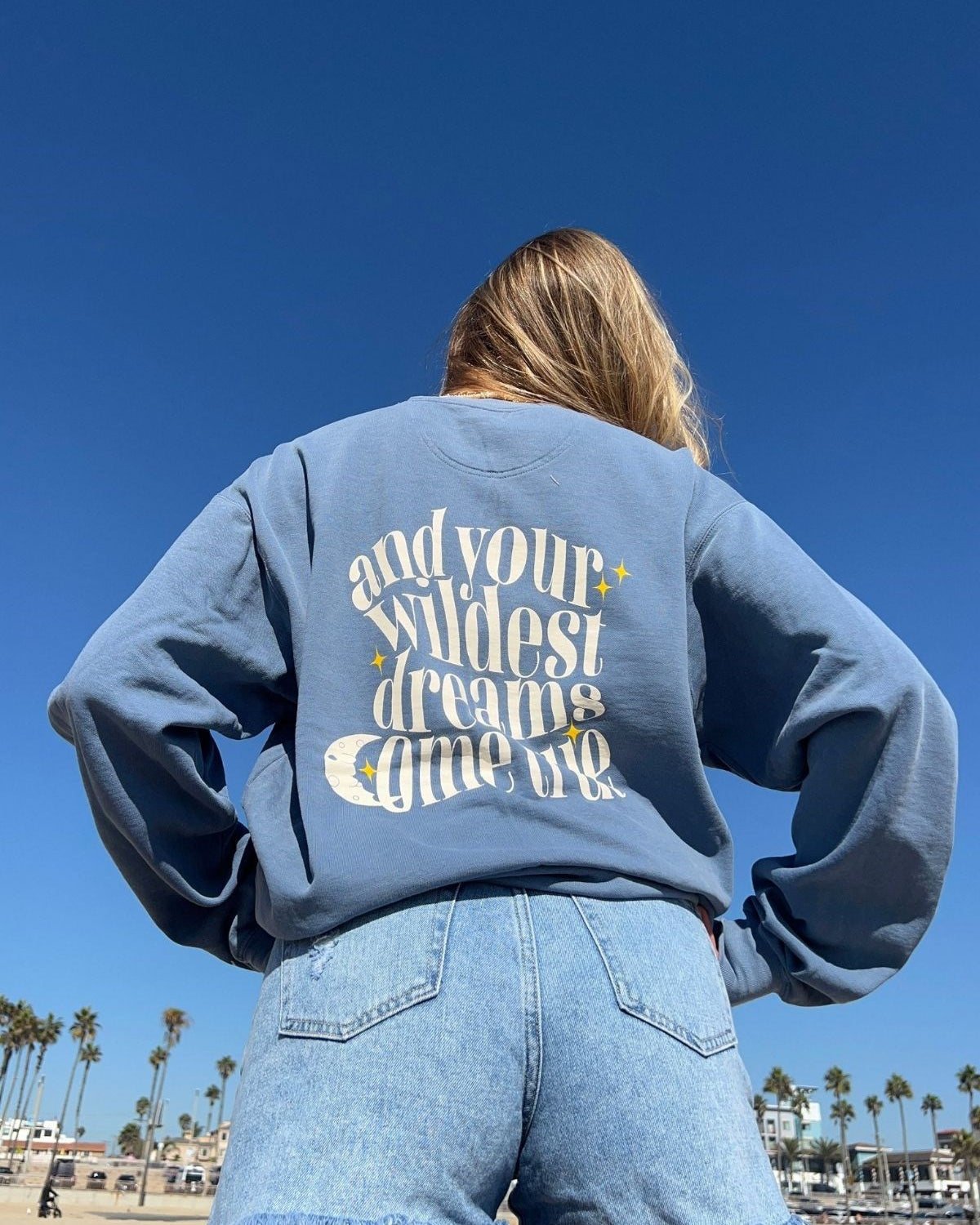 Oversize Unisex Bisiklet Yaka Sweat Mavi – 3 İplik Polar Kumaş, Rahat Kalıp, Wildest Dreams Baskılı