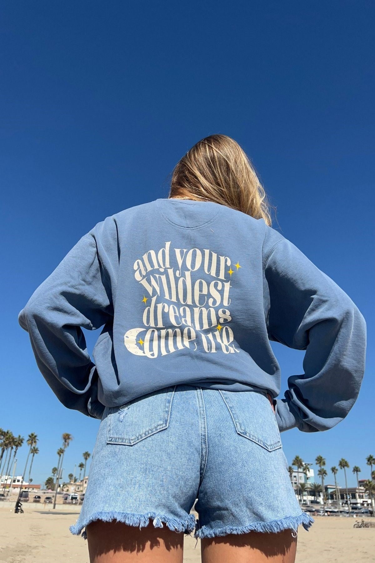 Oversize Unisex Bisiklet Yaka Sweat Mavi – 3 İplik Polar Kumaş, Rahat Kalıp, Wildest Dreams Baskılı