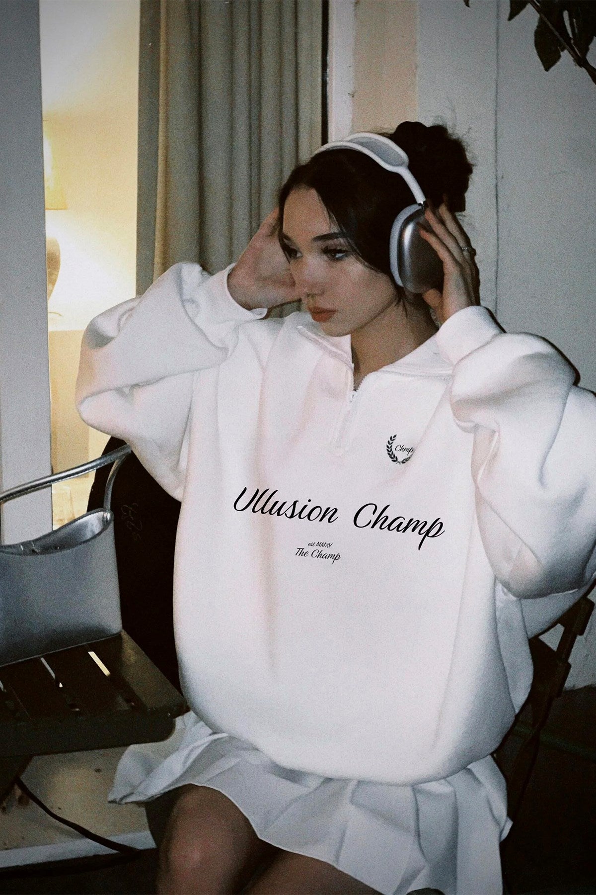 Kadın Oversize Sweatshirt Illusion Champ Baskılı Beyaz – Yarım Fermuarlı, 3 İplik Şardonlu Polar