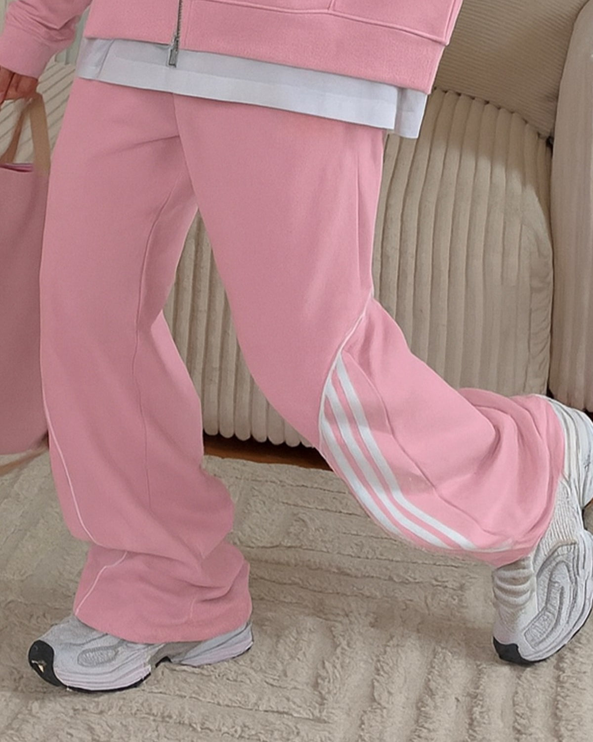 Kadın Oversize Eşofman Takımı Pembe – Kapüşonlu Fermuarlı, Şerit Detaylı, Bağcıklı Bel, Bol paça