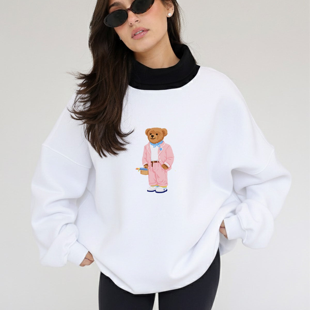 Kadın Oversize Sweatshirt Pink Suit Bear 3D Baskılı Beyaz – Bisiklet Yaka, 3 İplik Şardonlu Polar