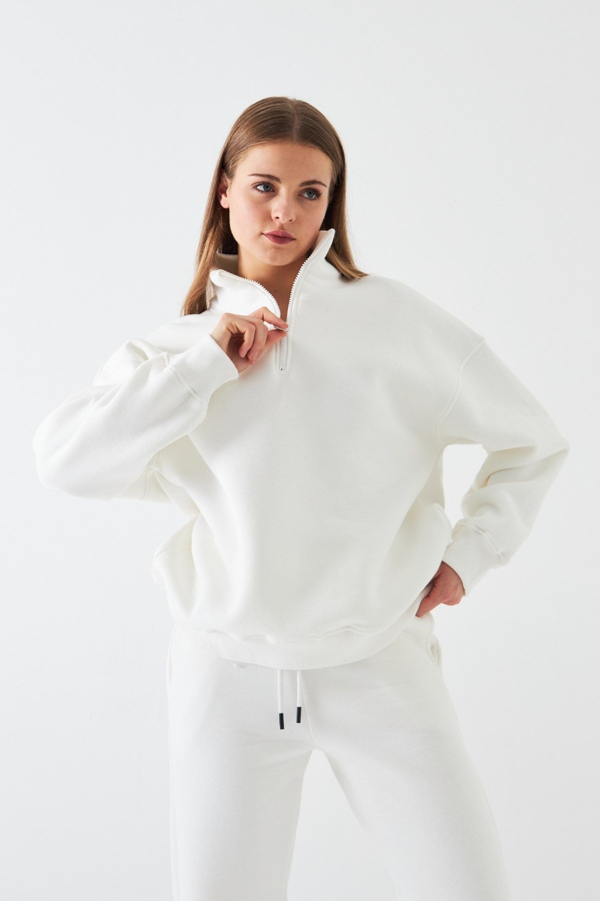 Unisex Oversize Sweatshirt Basic Beyaz – Yarım Fermuar Dik Yaka, 3 İplik Şardonlu Polar