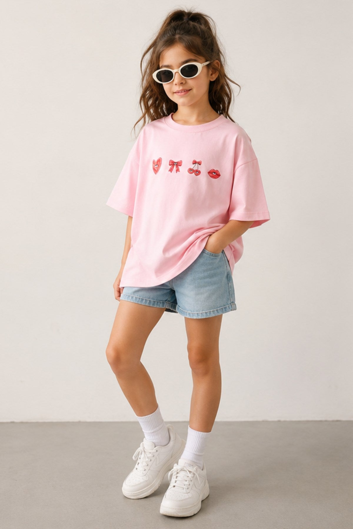 Kız Çocuk Oversize Tişört Cherry Kiss Baskılı Pembe – Bisiklet Yaka, Rahat Kalıp, %100 Pamuk