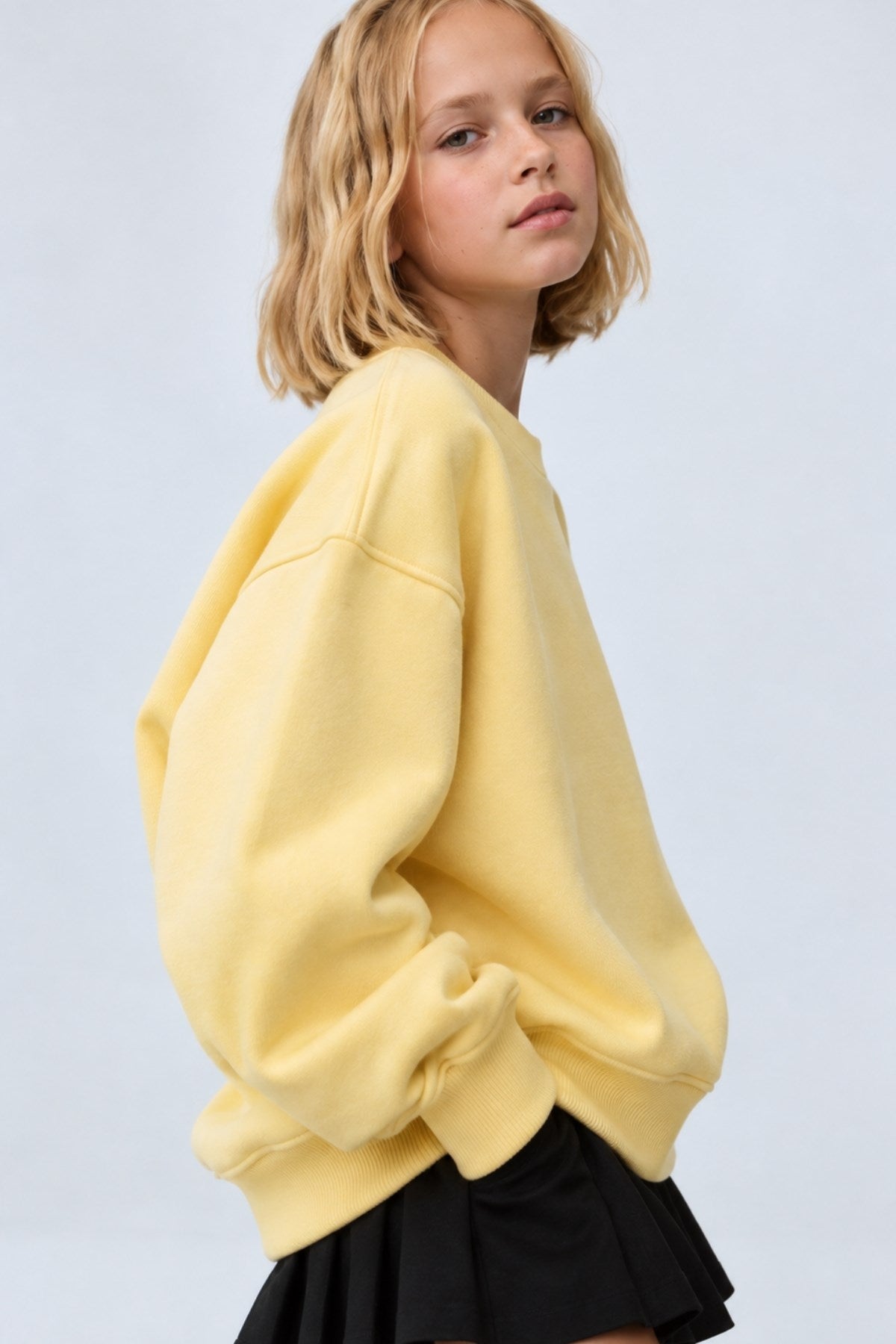 Kız Çocuk Oversize Sweatshirt Basic Sarı – Bisiklet yaka, 3 iplik şardonlu polar
