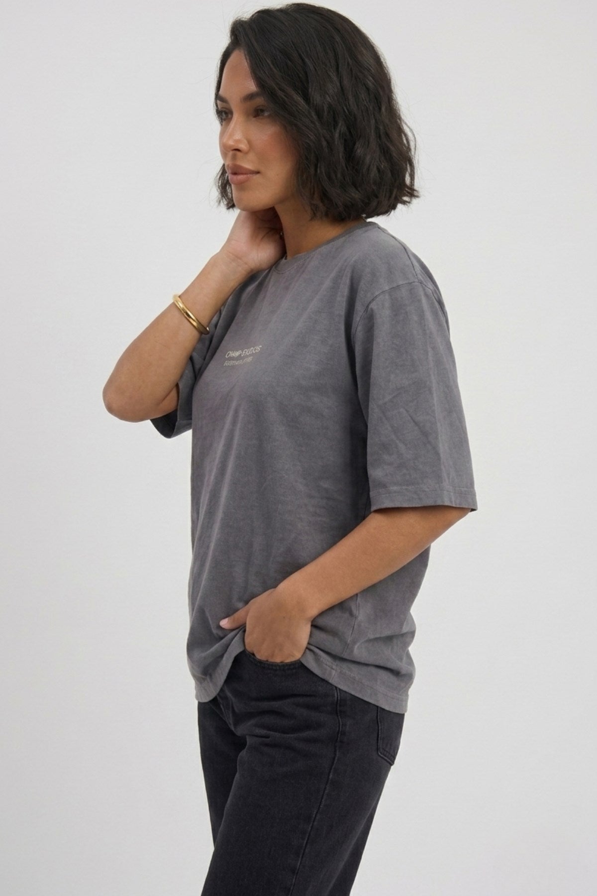 Kadın Oversize Tişört CHMP STUDIOS Baskılı Füme – Bisiklet Yaka, %100 Pamuk Compact Süprem 24/1