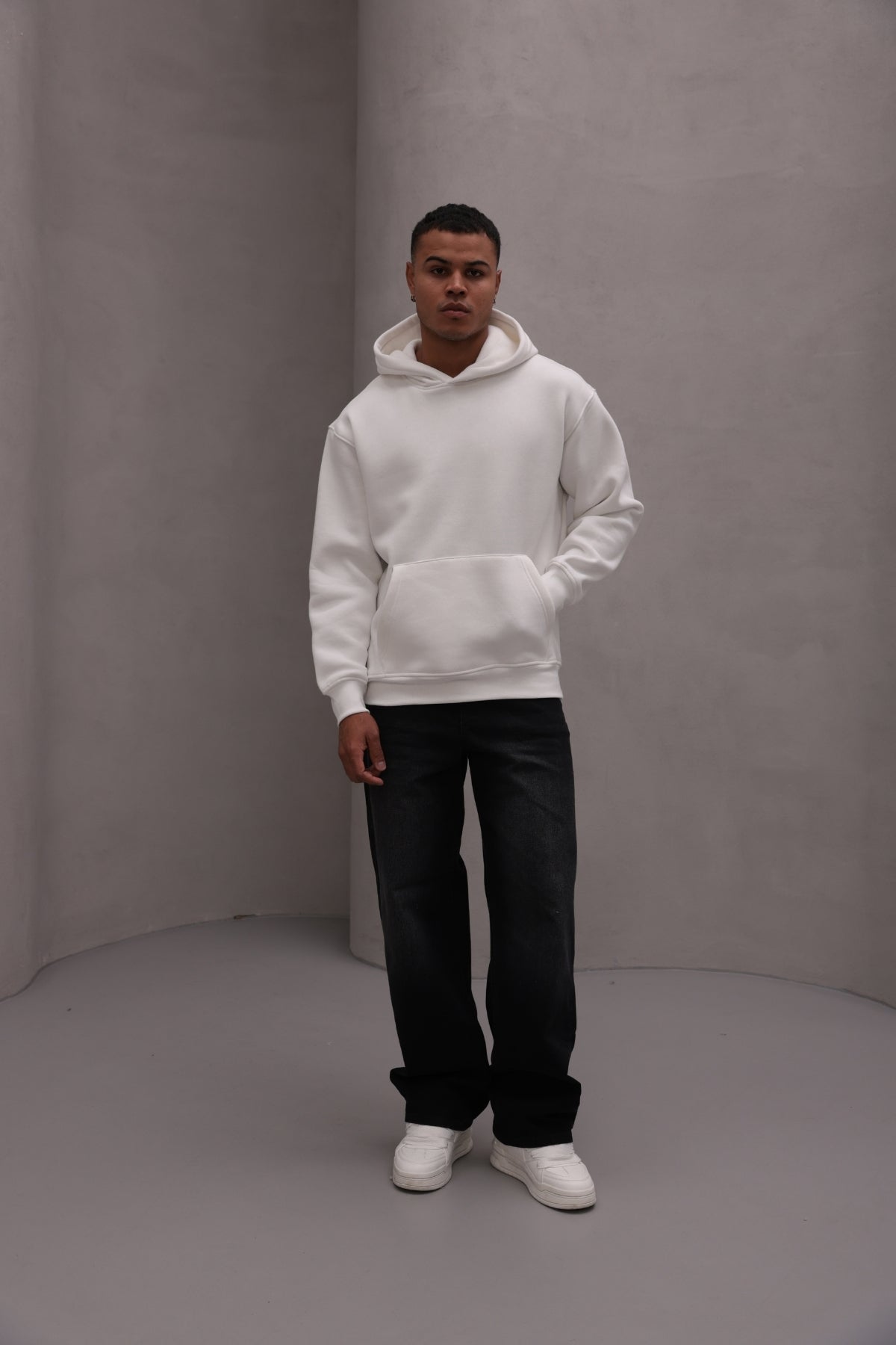 Erkek Oversize Sweatshirt Hoodie Basic Beyaz – Kapüşonlu, 3 İplik Polar, Kanguru Cepli