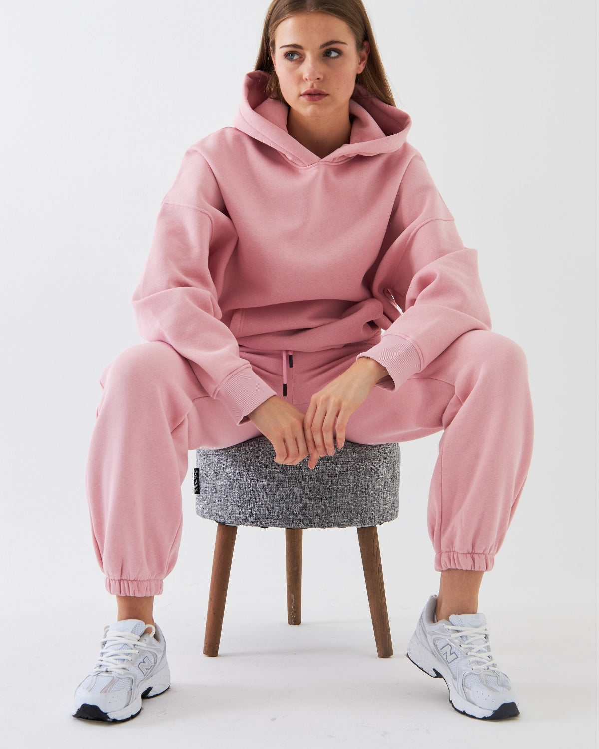 Oversize Unisex Eşofman Takımı Pembe – Basic, 3 İplik Şardonlu Polar; Kapüşonlu Üst, Lastikli Alt