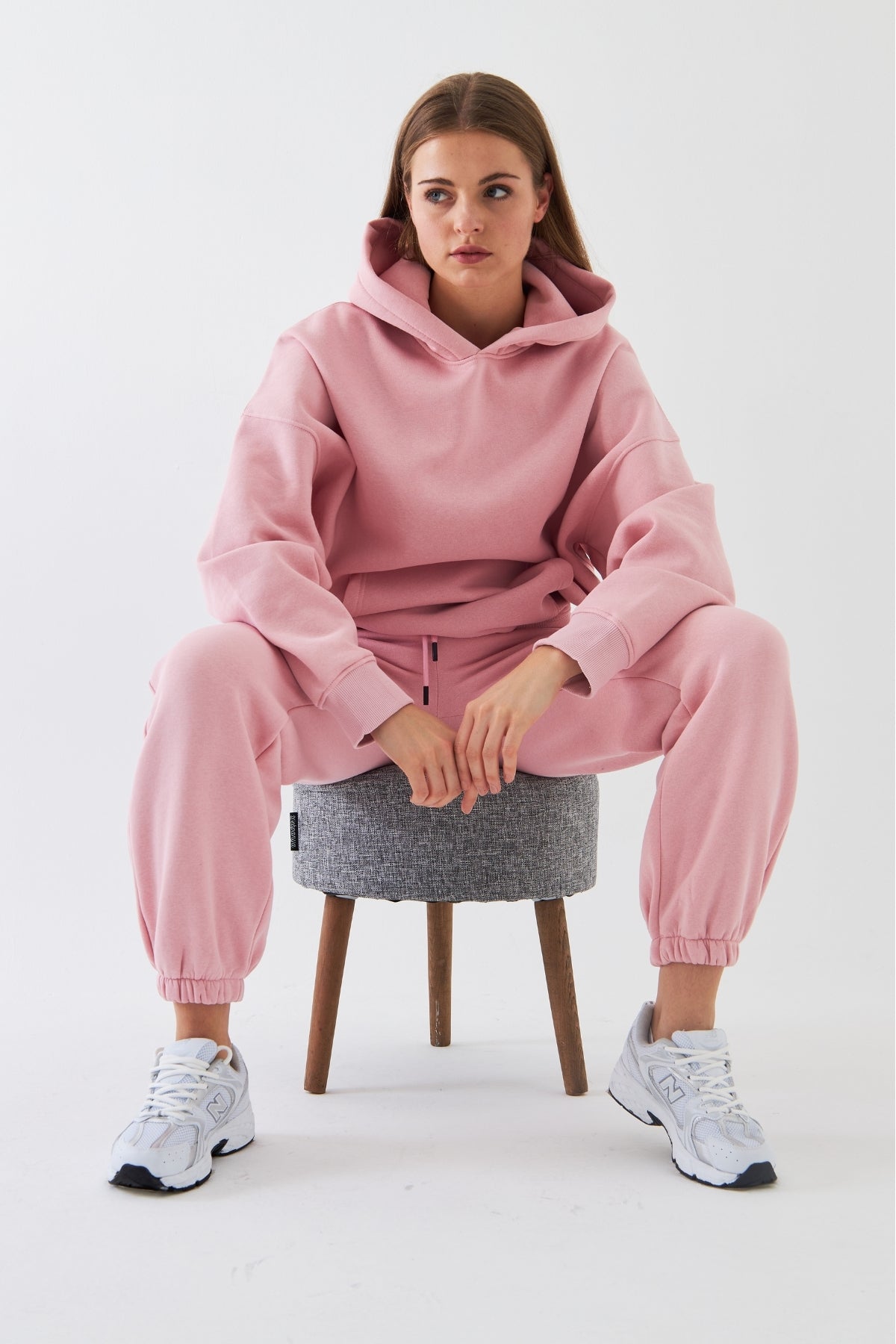 Oversize Unisex Eşofman Takımı Pembe – Basic, 3 İplik Şardonlu Polar; Kapüşonlu Üst, Lastikli Alt