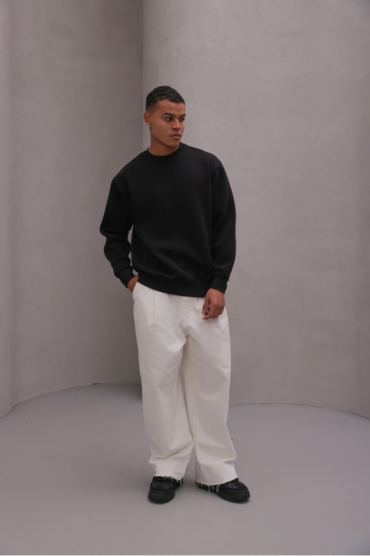 Erkek Oversize Sweatshirt Basic Siyah – Bisiklet Yaka, 3 İplik Şardonlu Polar