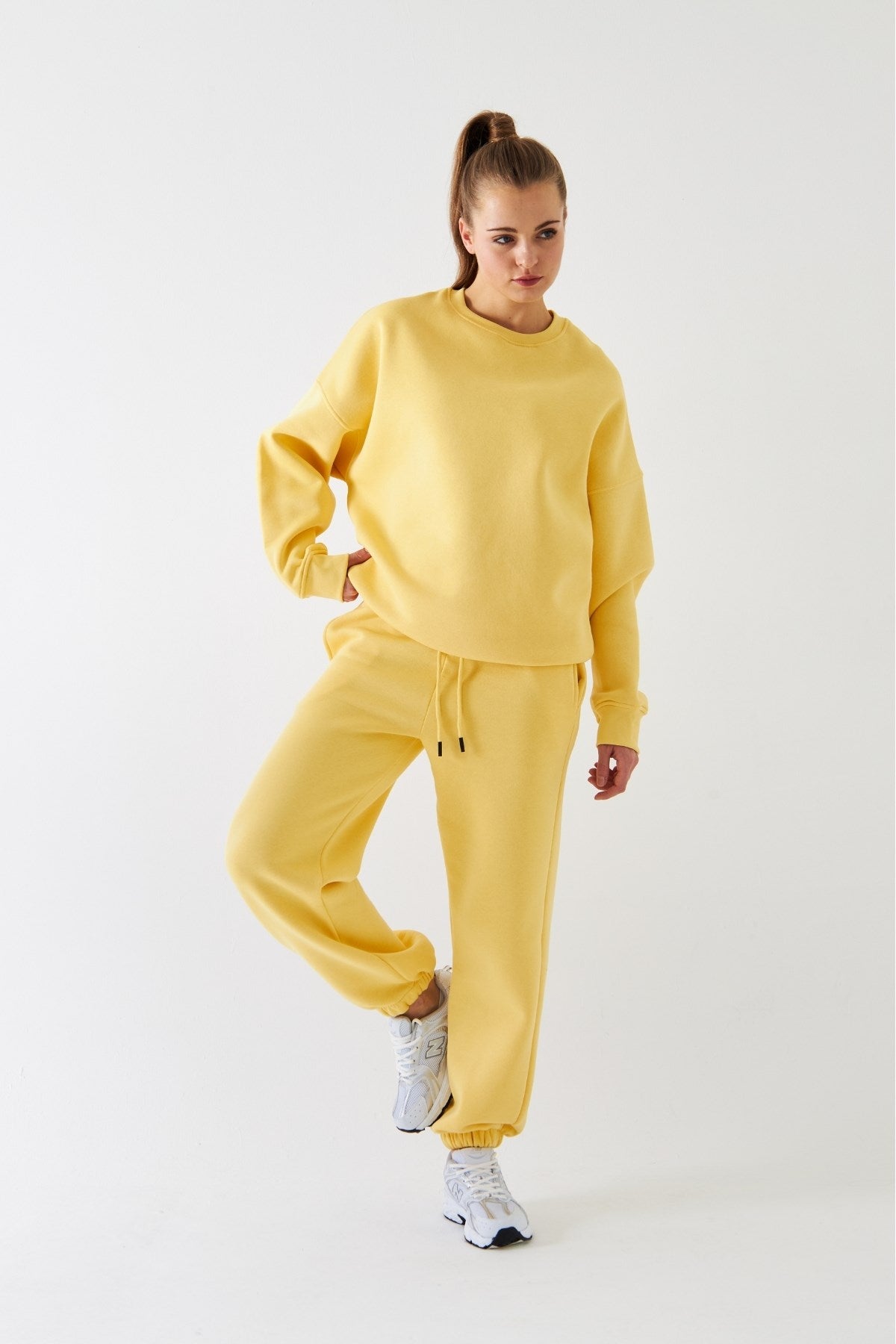 Unisex Oversize Eşofman Takımı Basic Sarı – Bisiklet Yaka, Lastikli Paça, 3 İplik Şardonlu Polar