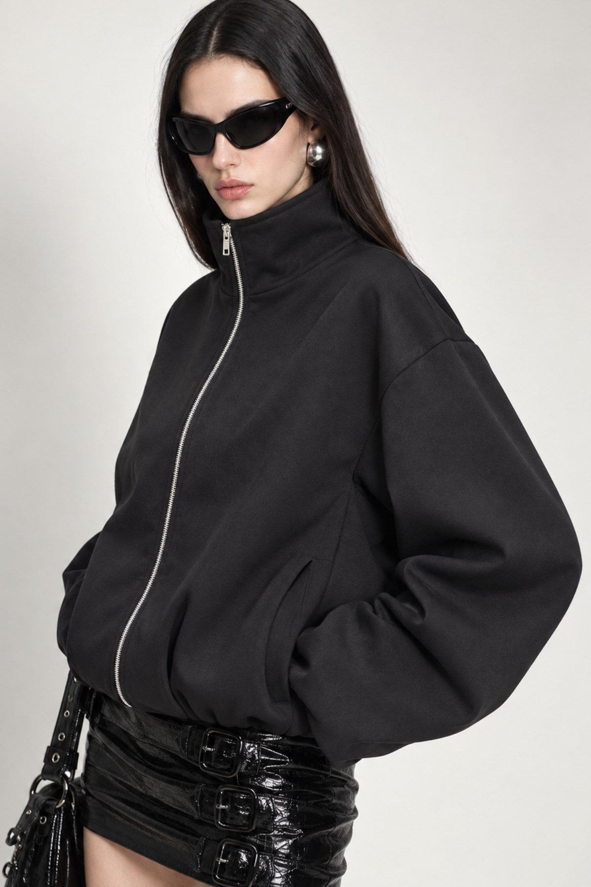 Kadın Vanta Oversize Bomber Ceket Siyah – Dik Yaka, Tam Fermuarlı, Gizli Cepli, Elastik Belli