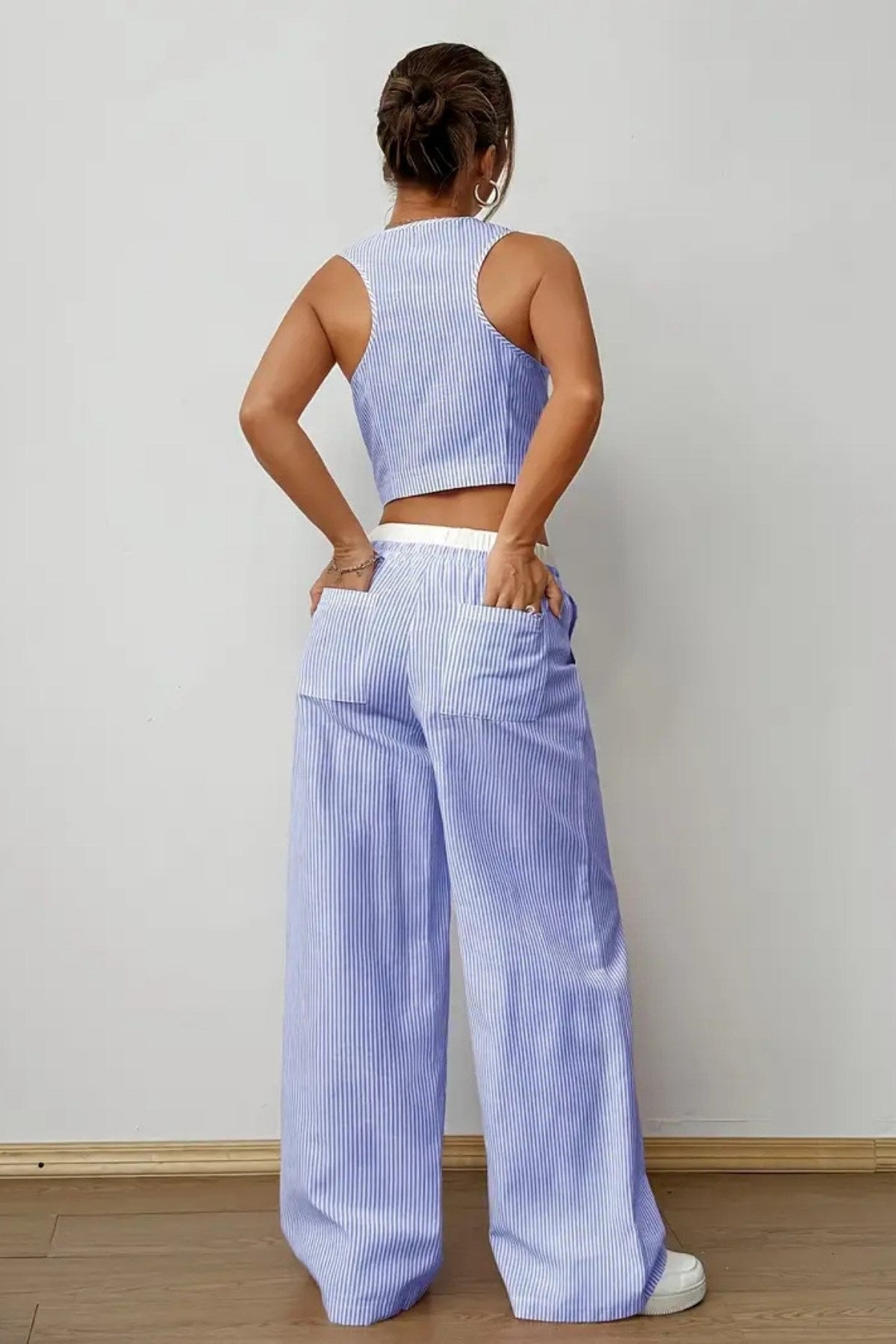 Kadın Çizgili Poplin Dokuma İkili Takım – Düğmeli Crop Yelek & Bol Paça Pantolon Yazlık Rahat Model