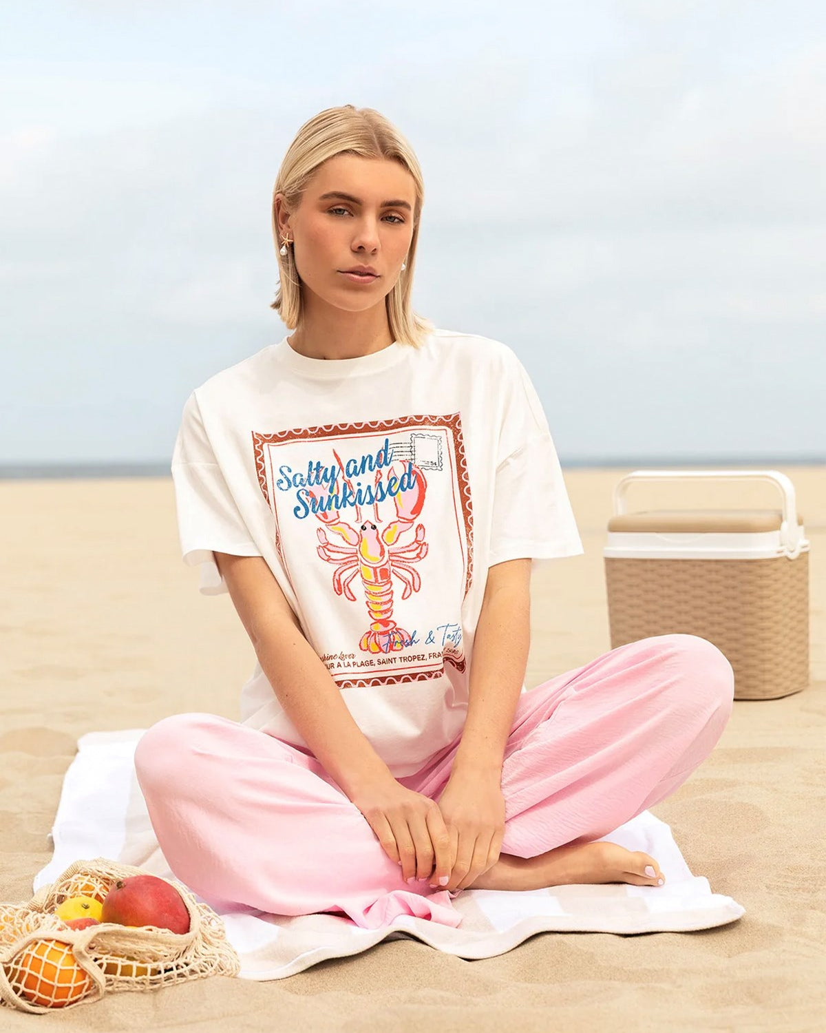 Kadın Oversize Tişört Salty&Sunkissed Baskılı Beyaz – Bisiklet Yaka, %100 Pamuk Compact Süprem 24/1