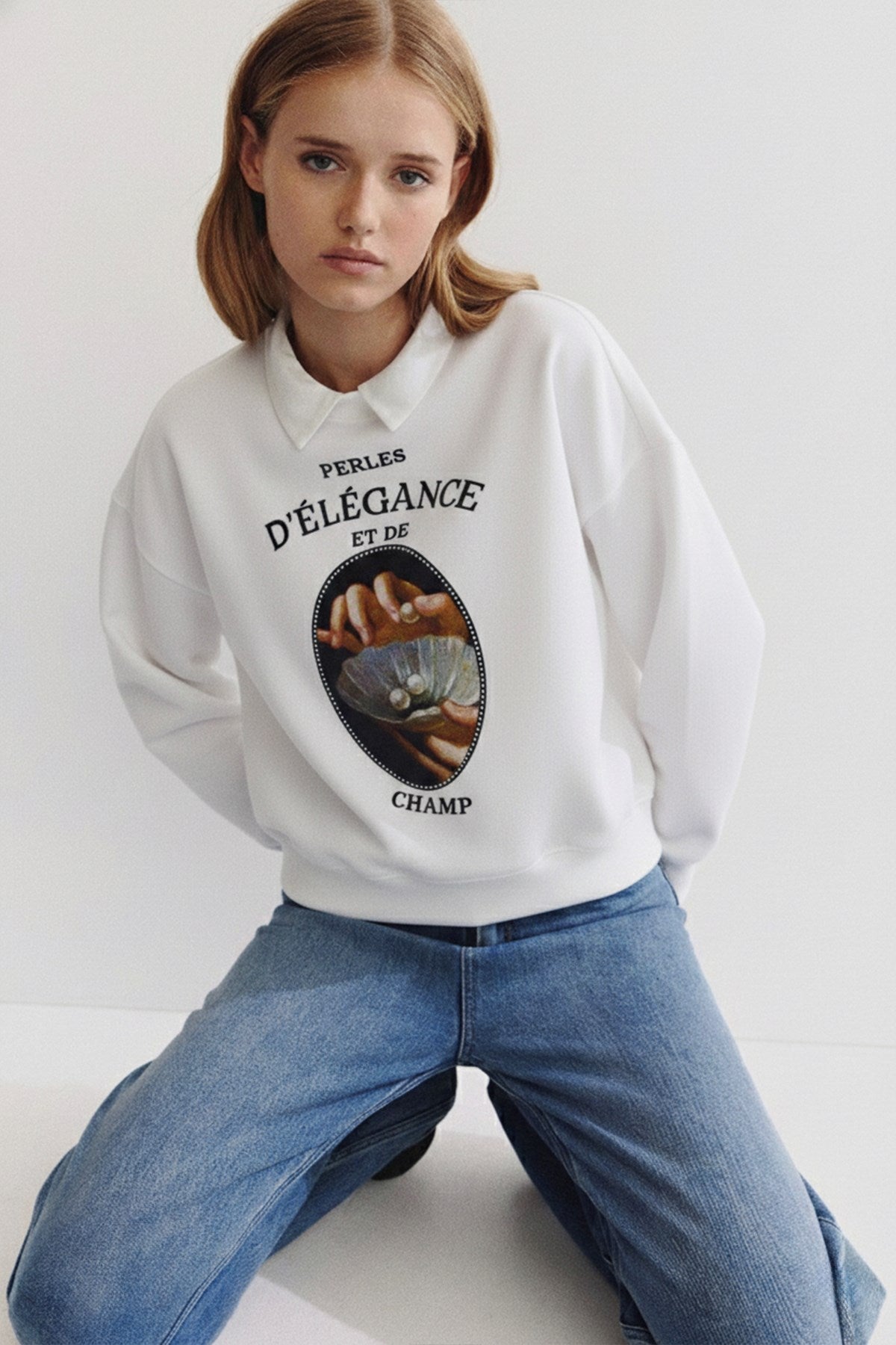 Kadın Oversize Sweatshirt Perles d’Élégance Baskılı Beyaz – Bisiklet Yaka, 3 İplik Şardonlu Polar