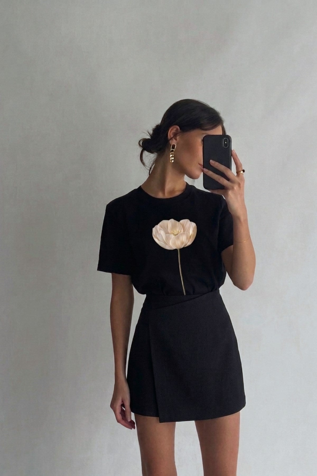 Kadın Oversize Tişört Pure Bloom Baskılı Siyah – Bisiklet Yaka, Rahat Kalıp, %100 Pamuk