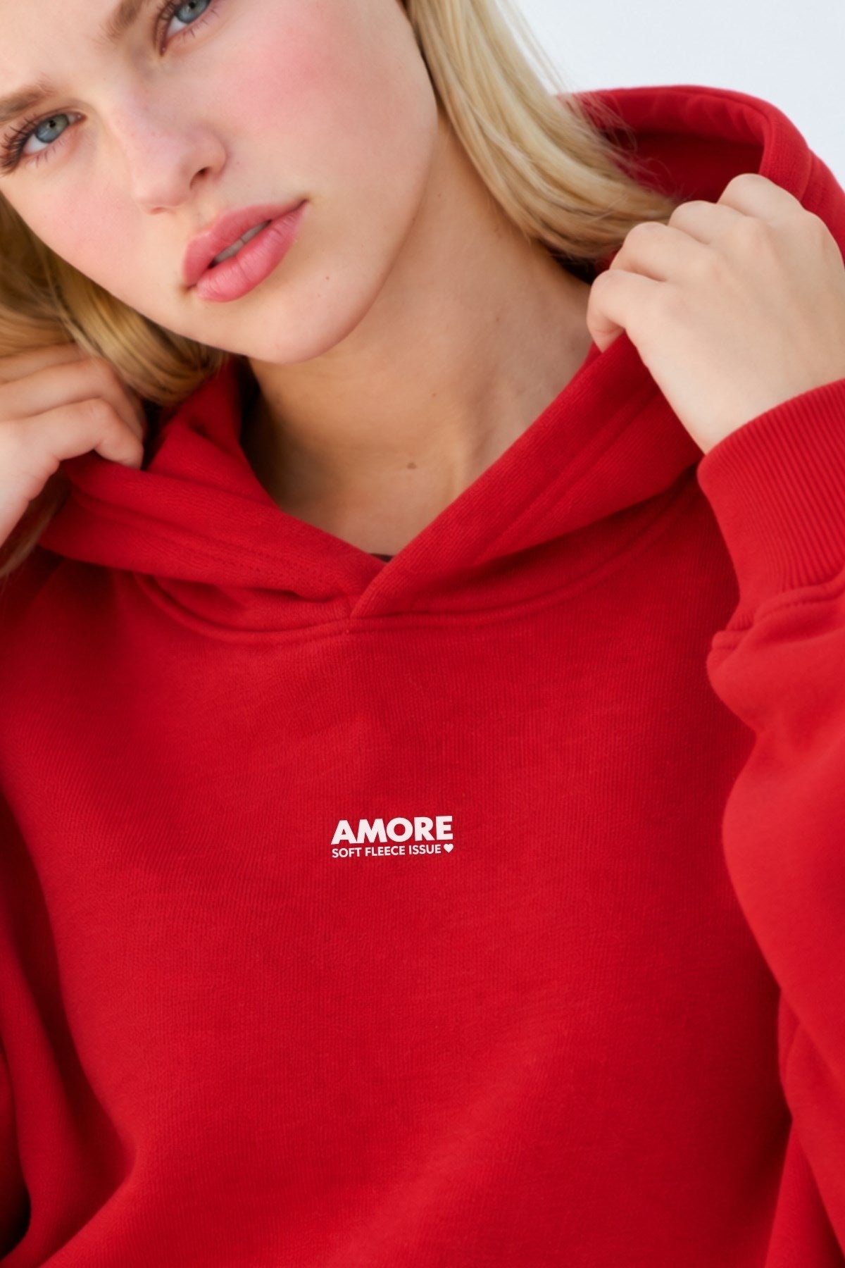 Kadın Oversize Hoodie Amore Baskılı Kırmızı – Kapüşonlu, Kanguru Cepli, 3 İplik Şardonlu Polar
