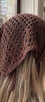 Kadın Luna Crochet Üçgen Bandana Kahverengi – Bağlamalı, Ajurlu Dokulu Yazlık Aksesuar