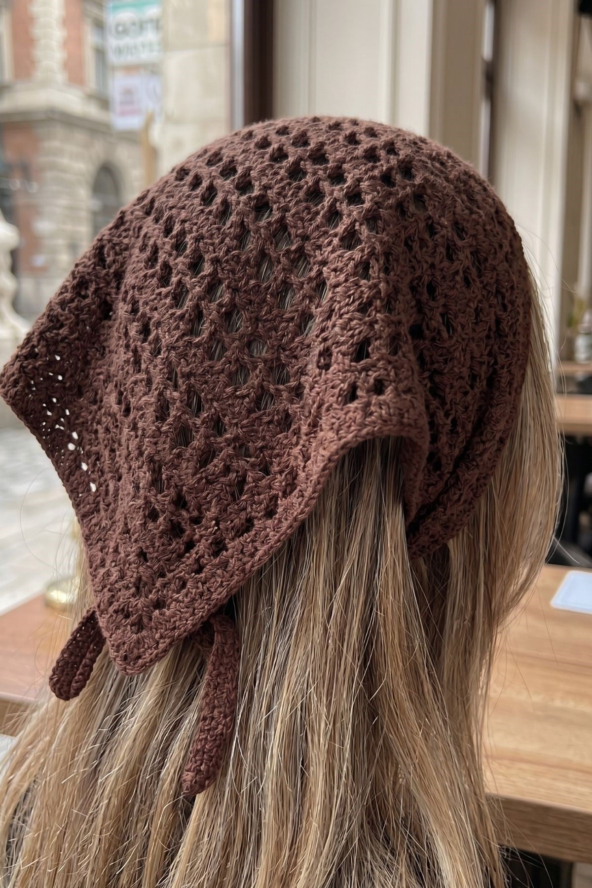 Kadın Luna Crochet Üçgen Bandana Kahverengi – Bağlamalı, Ajurlu Dokulu Yazlık Aksesuar