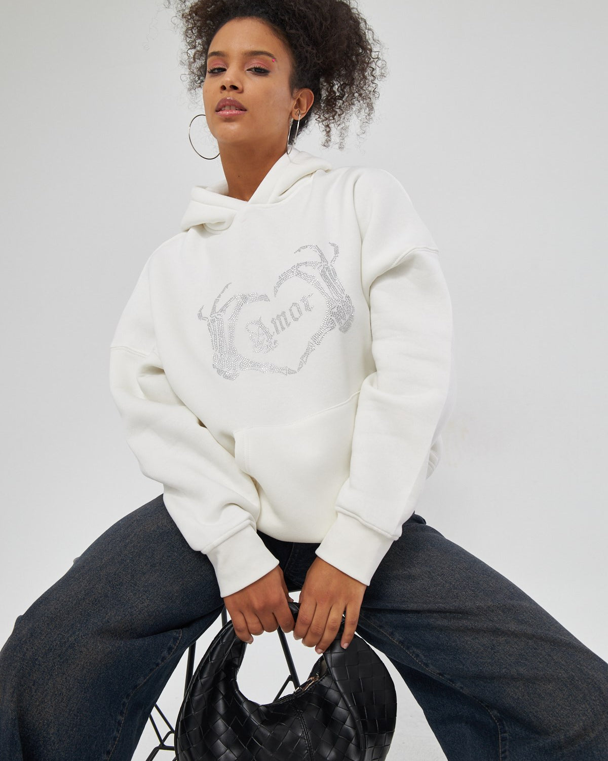 Amor Yazılı Taş Baskılı Kapüşonlu İçi Polar Oversize Beyaz Sweatshirt