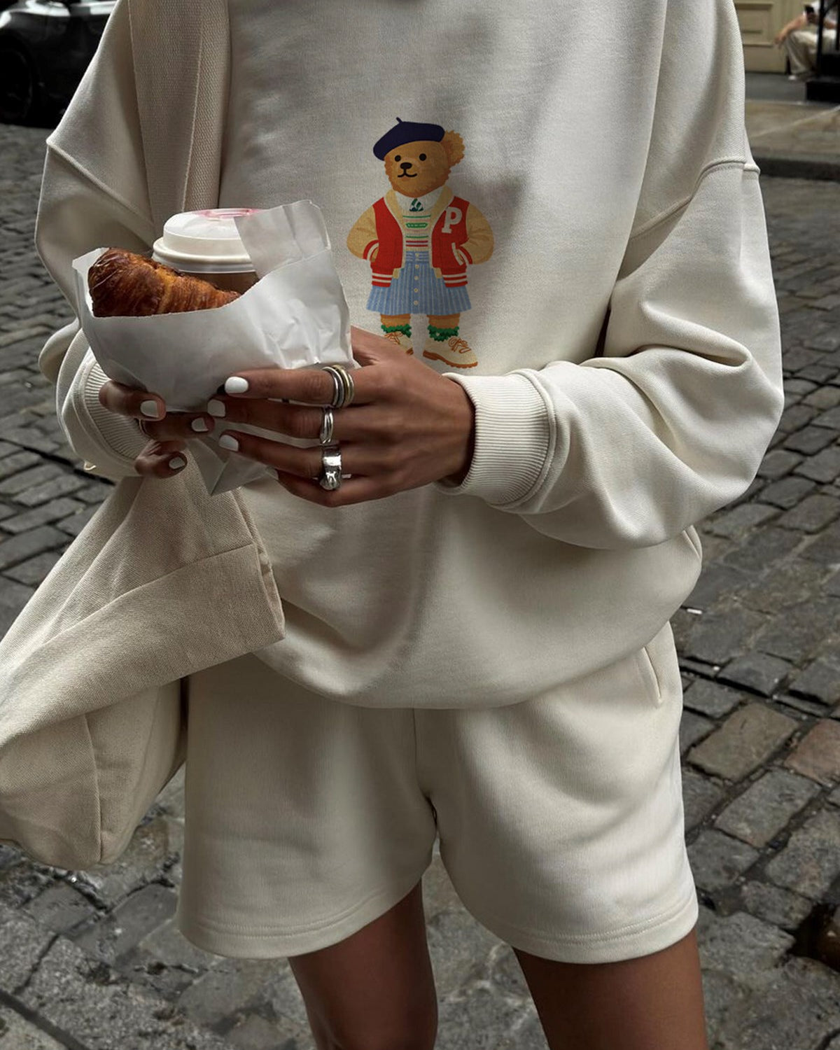 Kadın Oversize Sweatshirt Campus Bear Baskılı Beyaz – Bisiklet Yaka, 3 İplik Şardonlu Polar