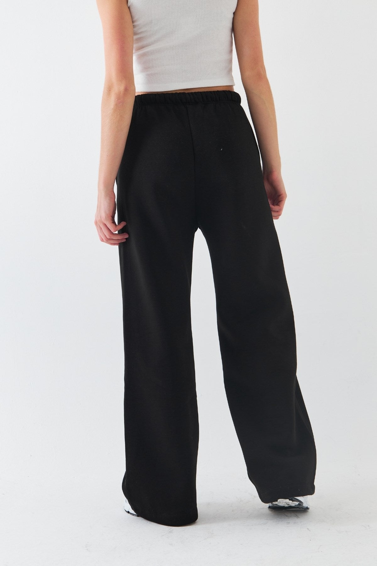 Oversize Unisex Eşofman Altı Siyah – 3 İplik Şardonlu, Bol Paça, Cepli, Modern Rahat Kesim