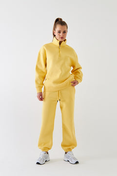 Unisex Oversize Eşofman Takımı Basic Sarı – Fermuarlı Dik Yaka, Lastikli Paça, 3 İplik Polar