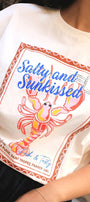 Kadın Oversize Tişört Salty&Sunkissed Baskılı Beyaz – Bisiklet Yaka, %100 Pamuk Compact Süprem 24/1