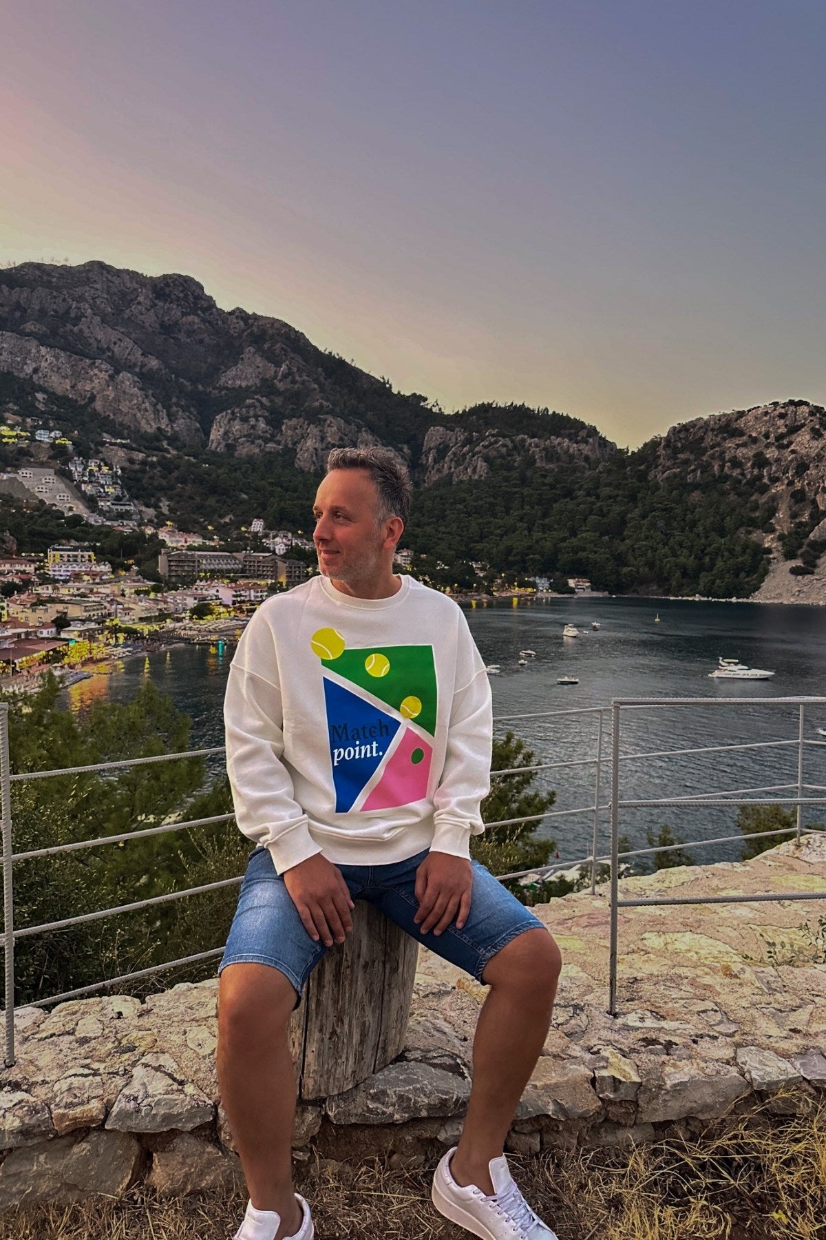 Unisex Oversize Sweatshirt Match Point baskılı Beyaz – Bisiklet yaka, 3 iplik şardonlu polar