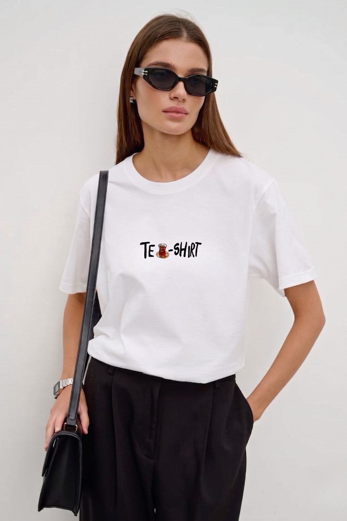 Kadın Oversize Tişört Tea-Shirt Baskılı Beyaz – Bisiklet Yaka, Rahat Kalıp, %100 Pamuk