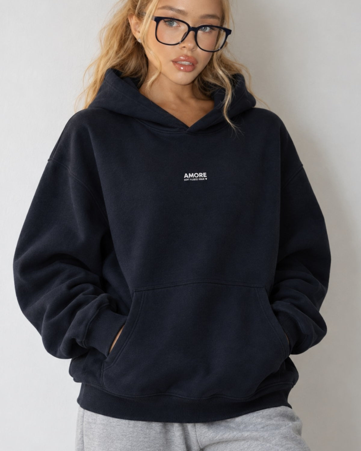 Kadın Oversize Hoodie Amore Baskılı Lacivert – Kapüşonlu, Kanguru Cepli, 3 İplik Şardonlu Polar