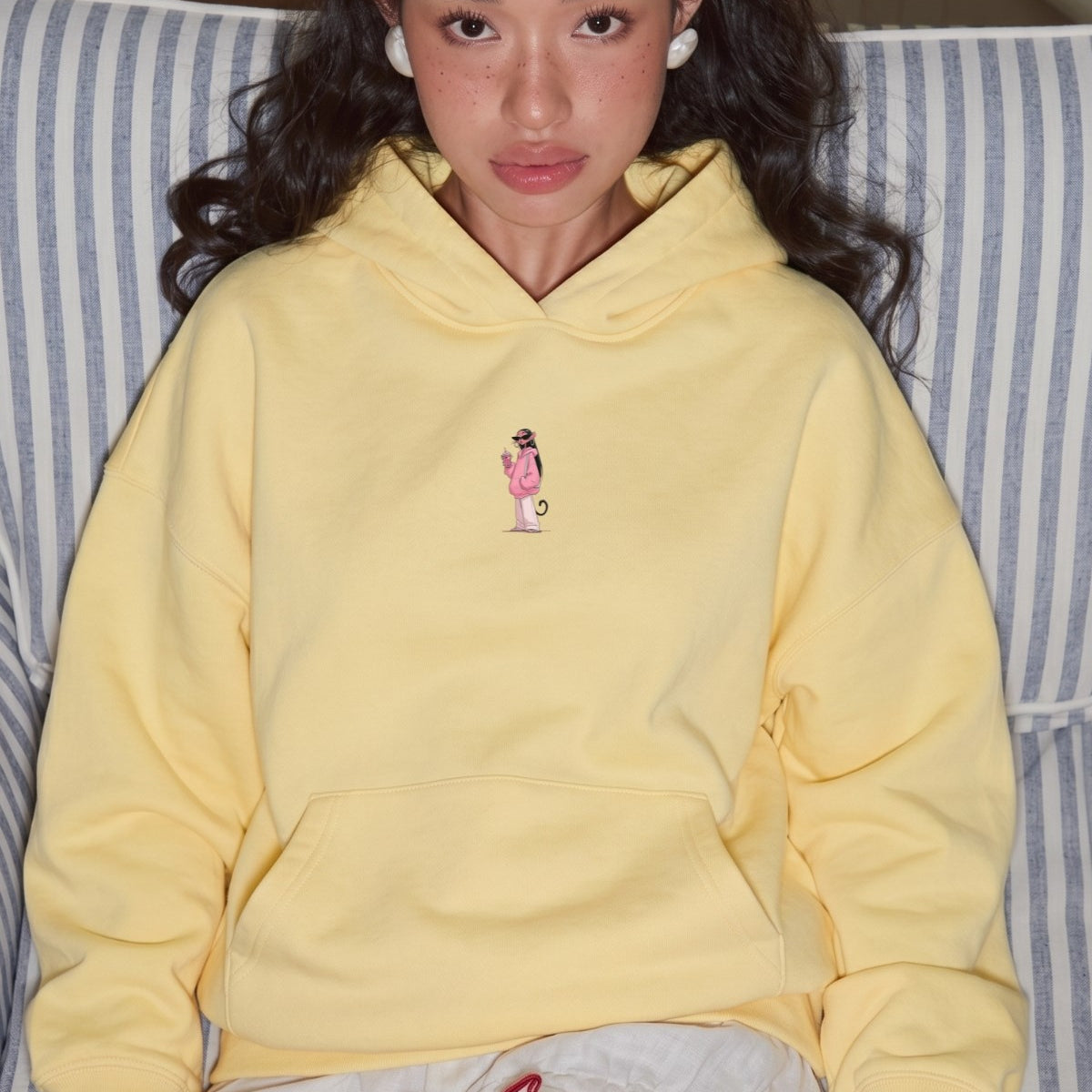 Kadın Oversize Hoodie Pink Kitty Club Baskılı Sarı - Kapüşonlu, Cepli, 3 İplik Polar