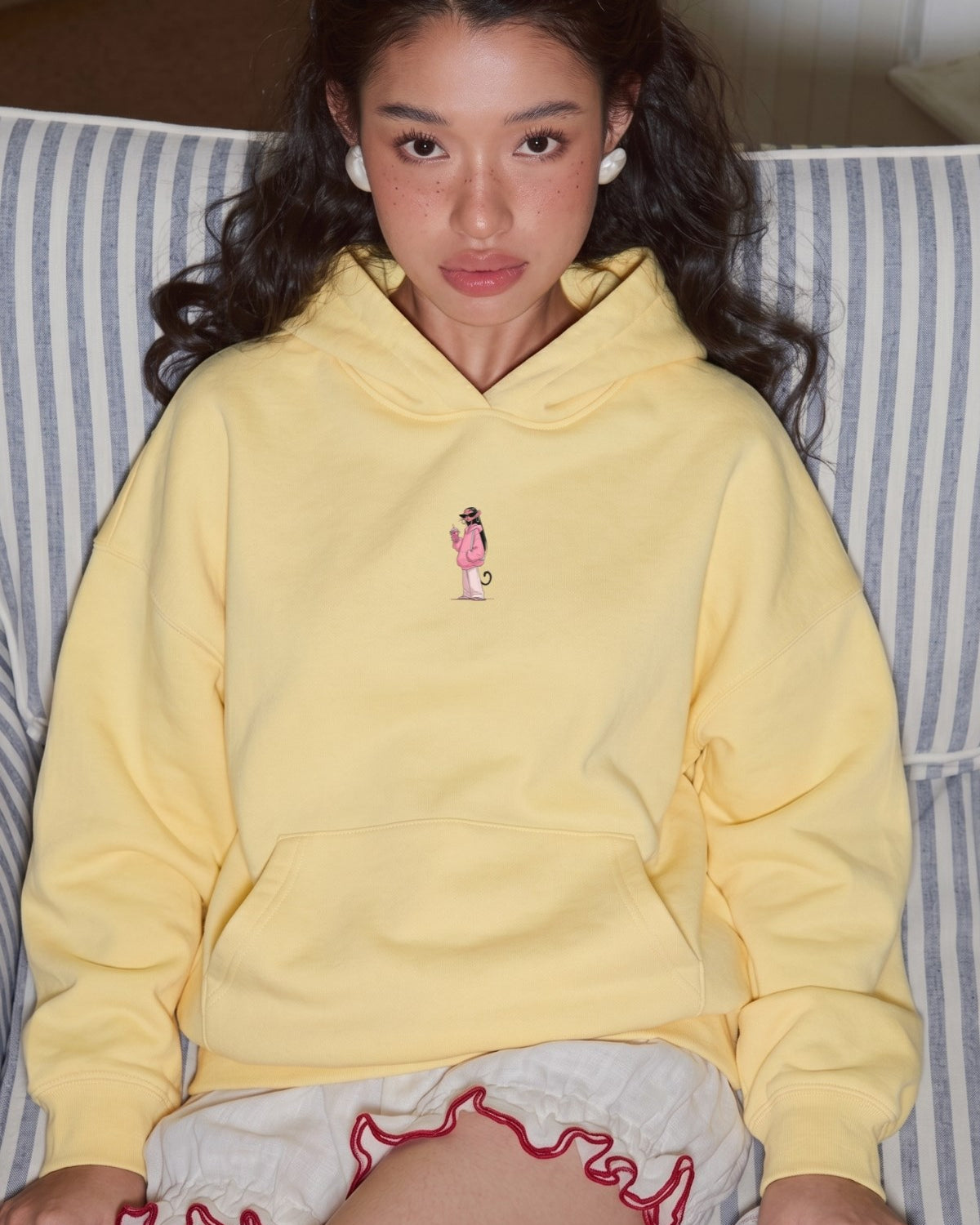 Kadın Oversize Hoodie Pink Kitty Club Baskılı Sarı - Kapüşonlu, Cepli, 3 İplik Polar