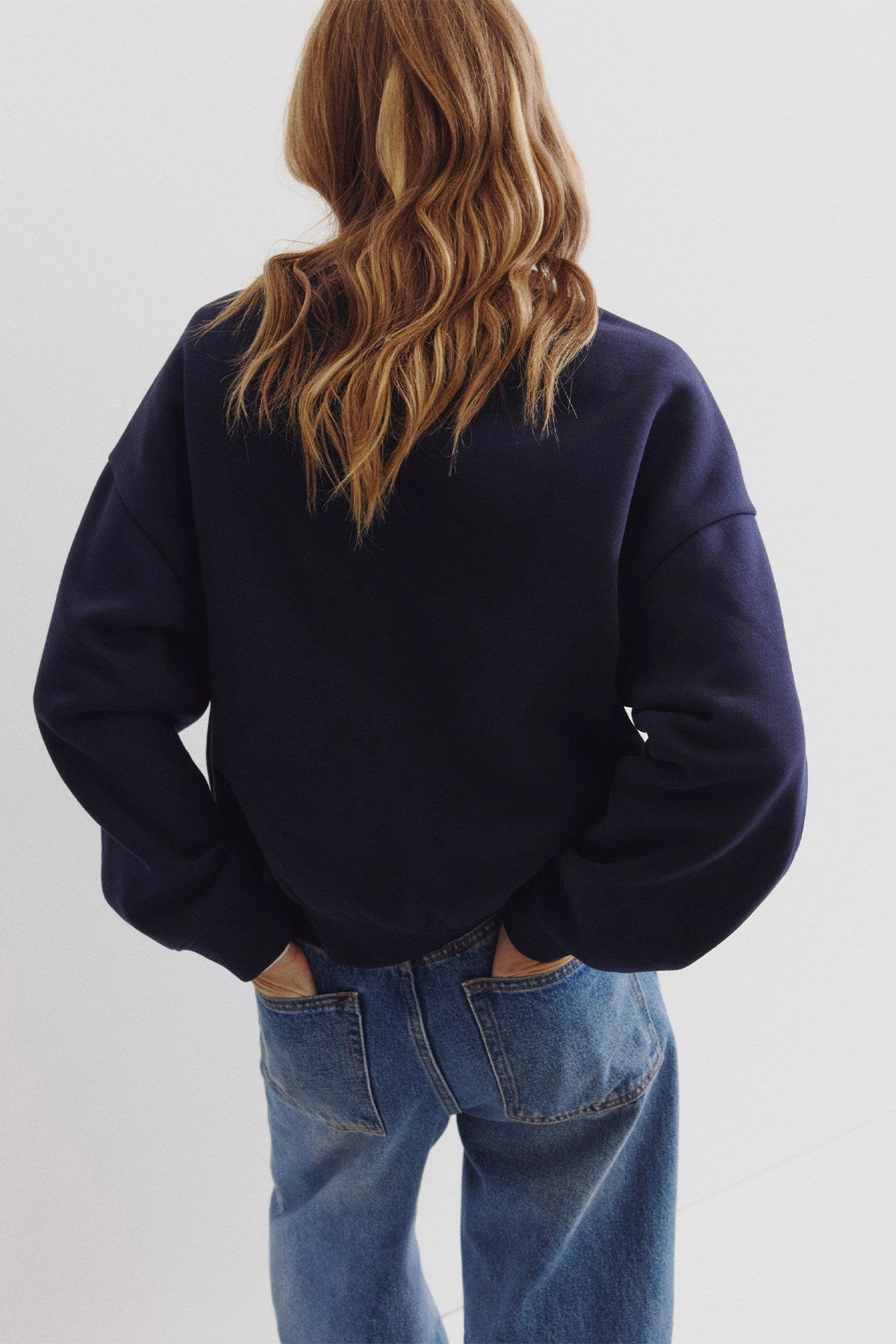 Kadın Oversize Sweatshirt Perles d’Élégance Baskılı Lacivert – Bisiklet Yaka, 3 İplik Şardonlu Polar