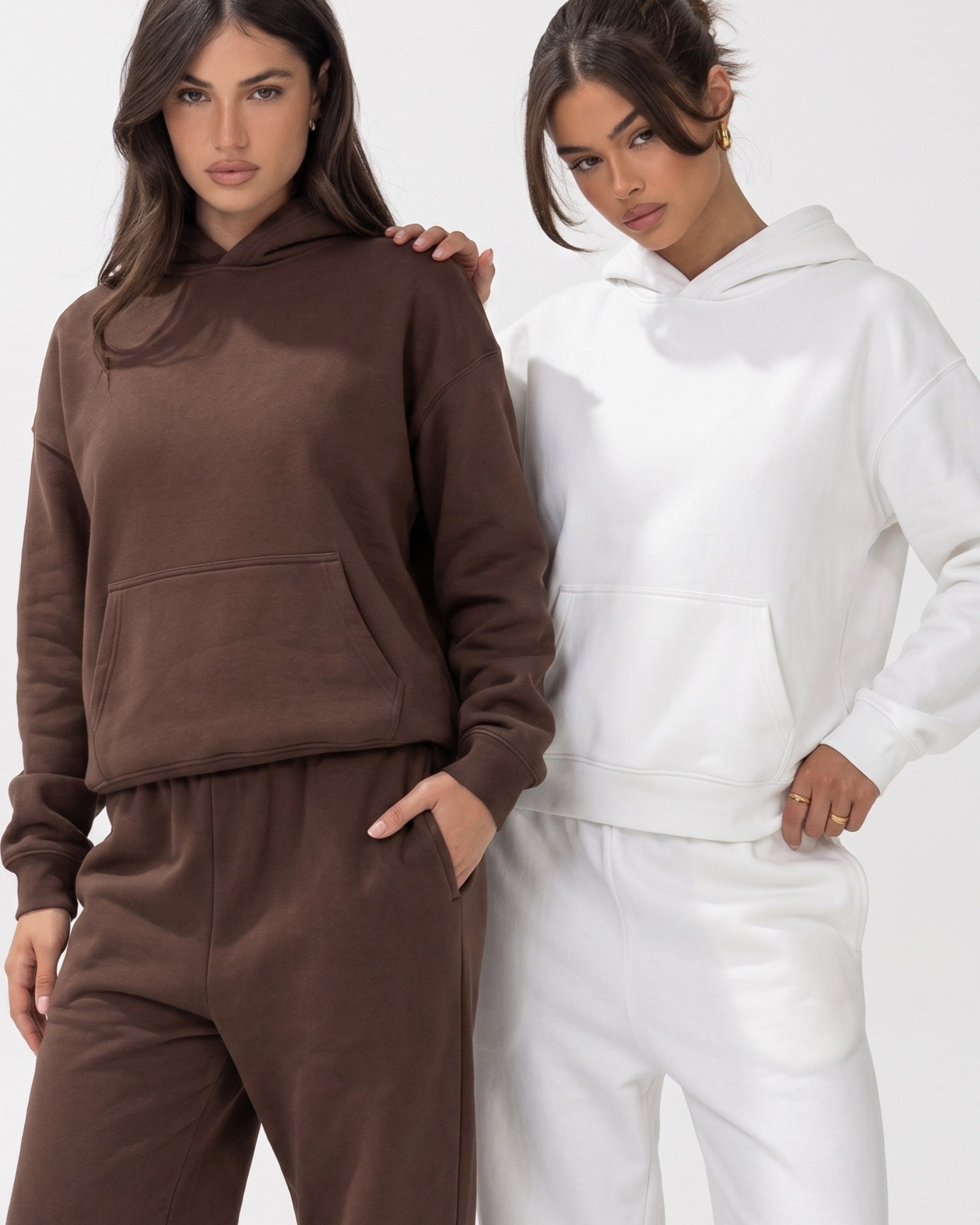 Unisex 2’li Oversize Basic Hoodie Beyaz & Kahverengi – Kapüşonlu, Cepli, 3 İplik Şardonlu Polar