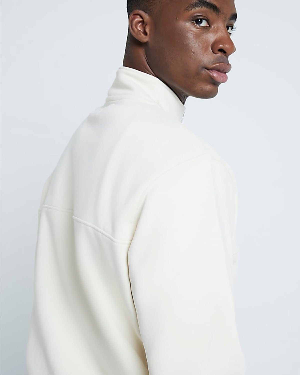 Erkek Ekru Yarım Fermuarlı Sweatshirt 3 İplik Şardonlu Oversize Kesim          ChatGPT’ye sor