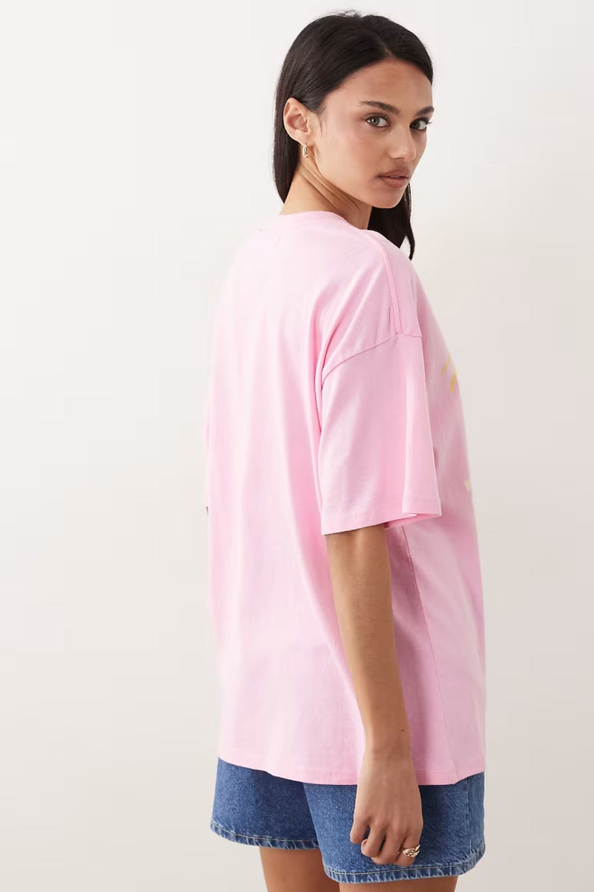 Kadın Oversize Tişört Costa Parrot Baskılı Pembe – Bisiklet Yaka, Rahat Kalıp, %100 Pamuk