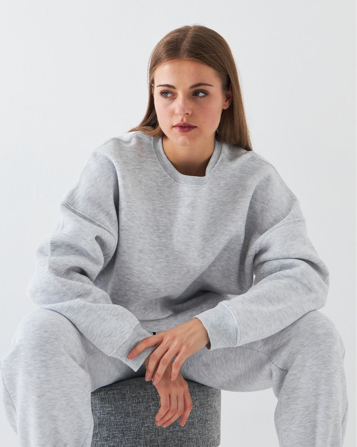 Unisex Oversize Sweatshirt Basic Gri – Bisiklet Yaka, 3 İplik Şardonlu Polar
