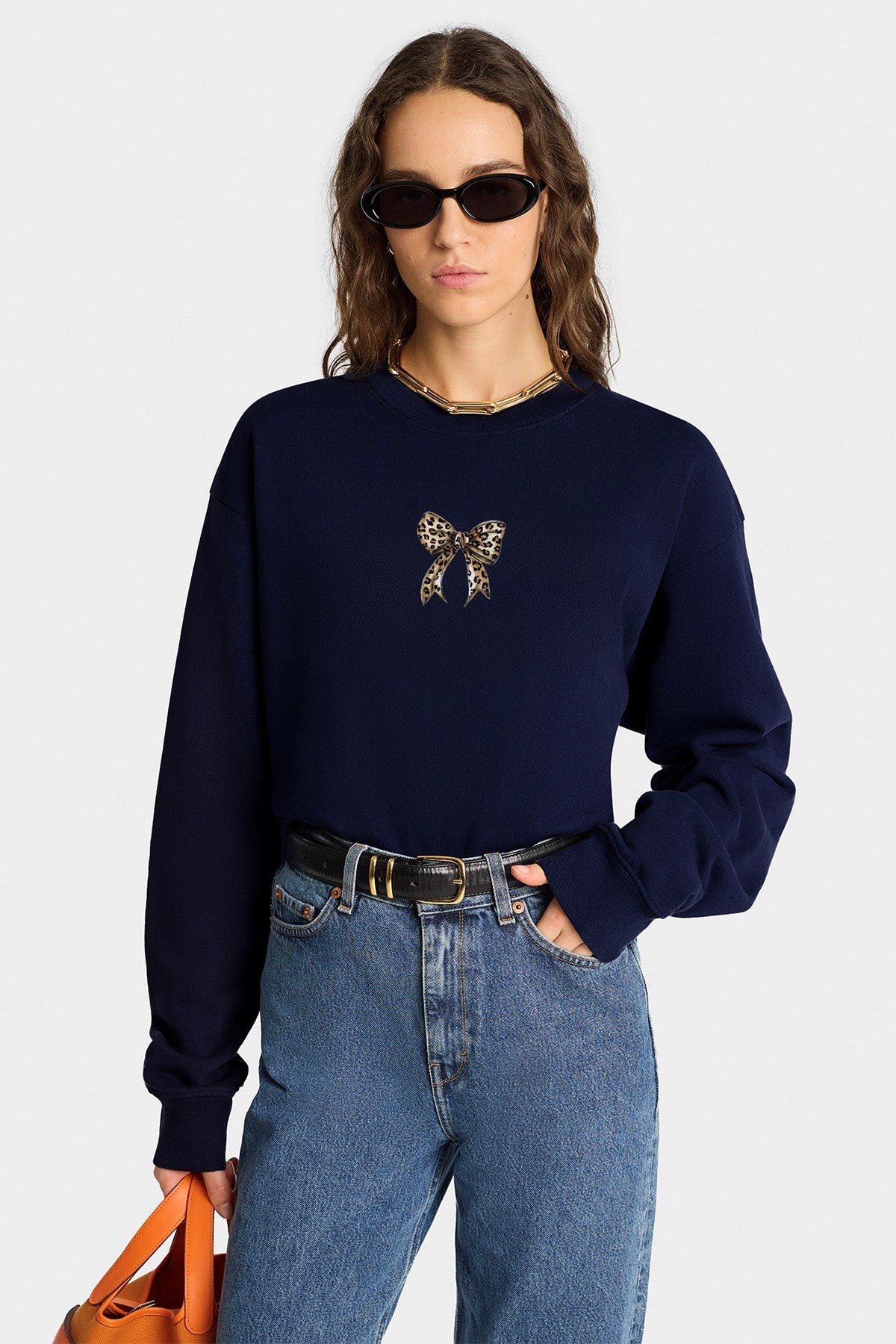 Kadın Oversize Sweatshirt Leo Kurdele Baskılı Lacivert – Bisiklet Yaka, 3 İplik Şardonlu Polar