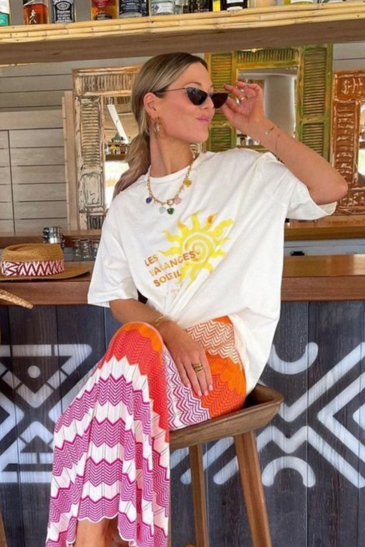 Kadın Beyaz Yazlık Güneş Desenli Baskılı Tişört – Les Vacances Soleil Tasarım