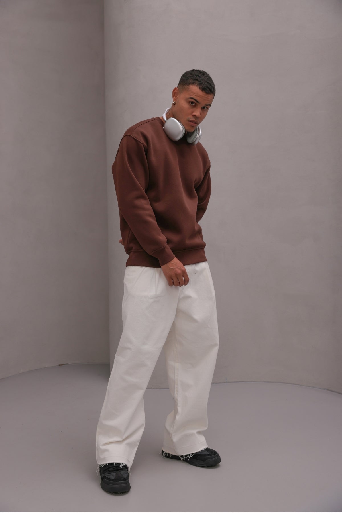 Erkek Oversize Sweatshirt Basic Kahverengi – Bisiklet Yaka, 3 İplik Şardonlu Polar