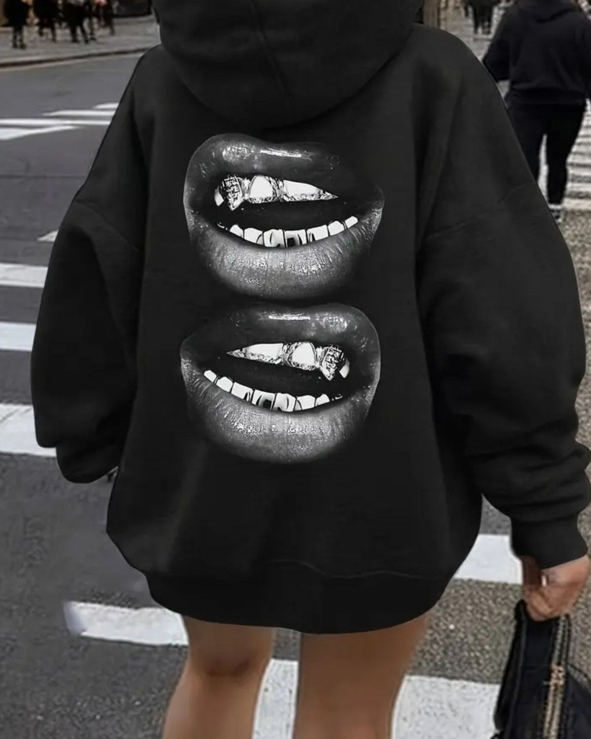Kadın Oversize Sweatshirt Hoodie Grillz Lips Baskılı Siyah – Kapüşonlu, Kanguru Cepli, 3 İplik Polar