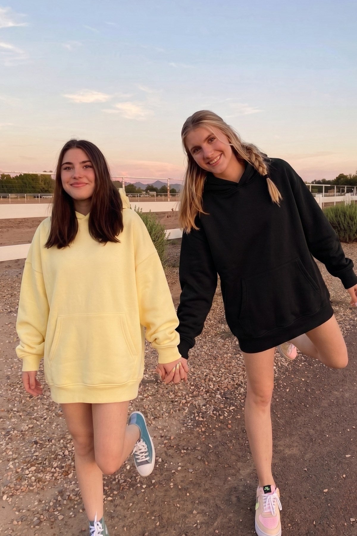 Unisex 2’li Oversize Basic Hoodie Siyah & Sarı – Kapüşonlu, Cepli, 3 İplik Şardonlu Polar