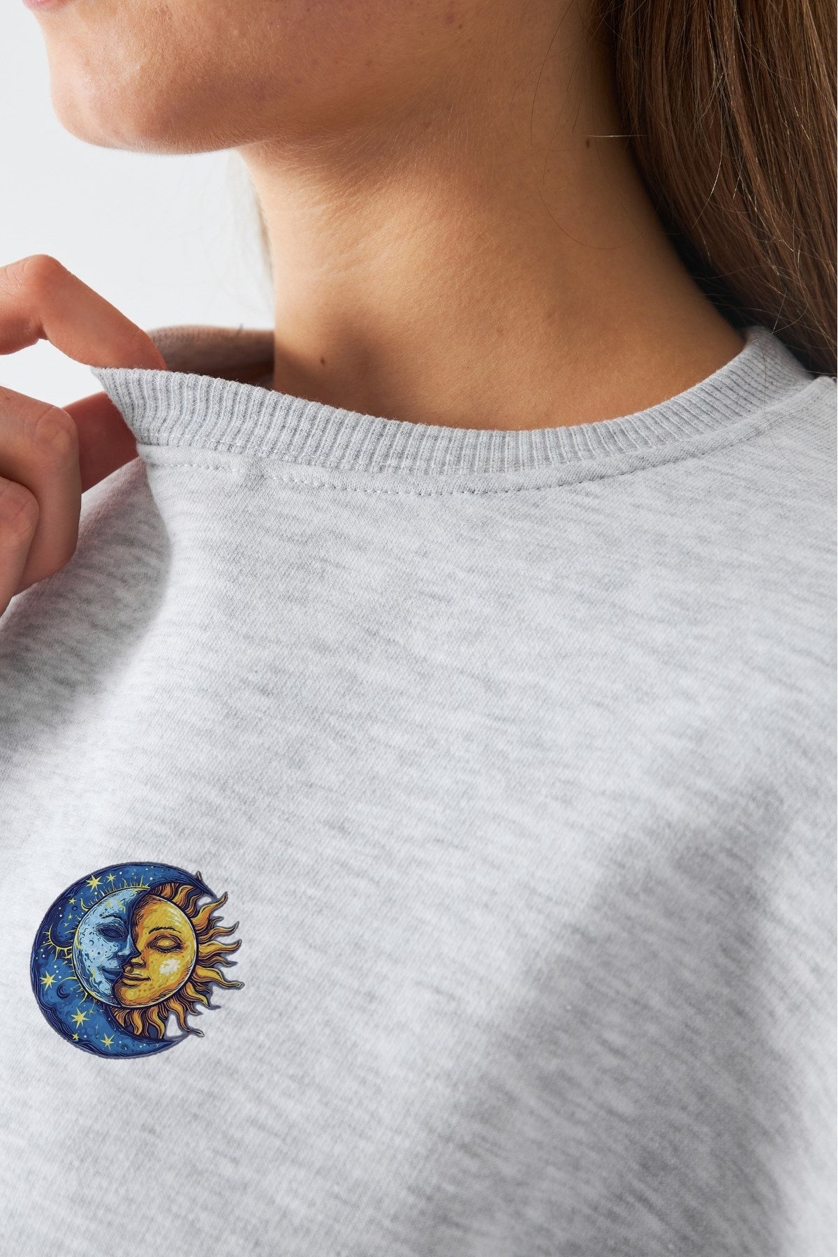 Kadın Oversize Sweatshirt Sun & Moon Baskılı Gri Melanj – Bisiklet Yaka, 3 İplik Şardonlu Polar