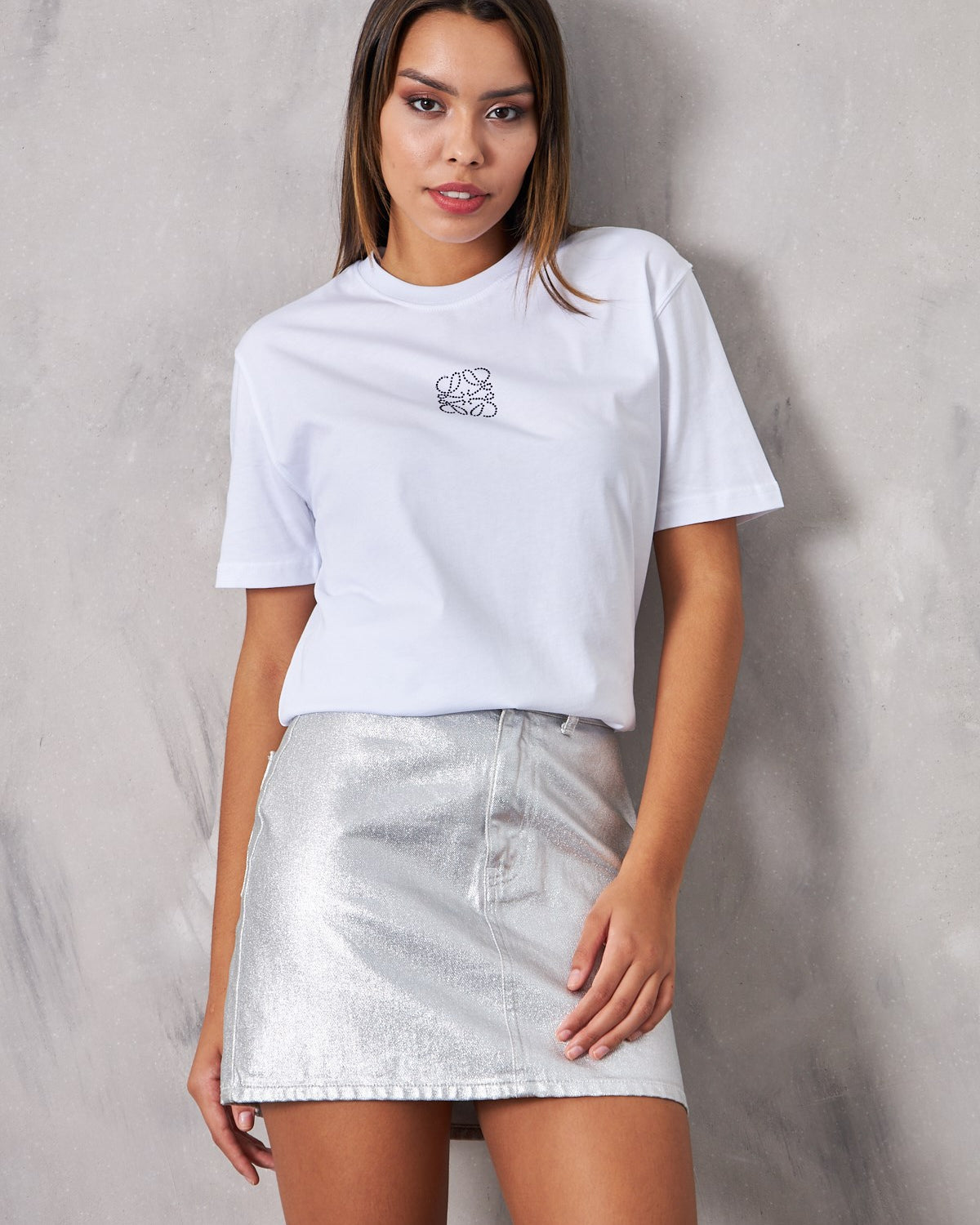 Siyah Taş Baskılı Beyaz Kadın T-Shirt