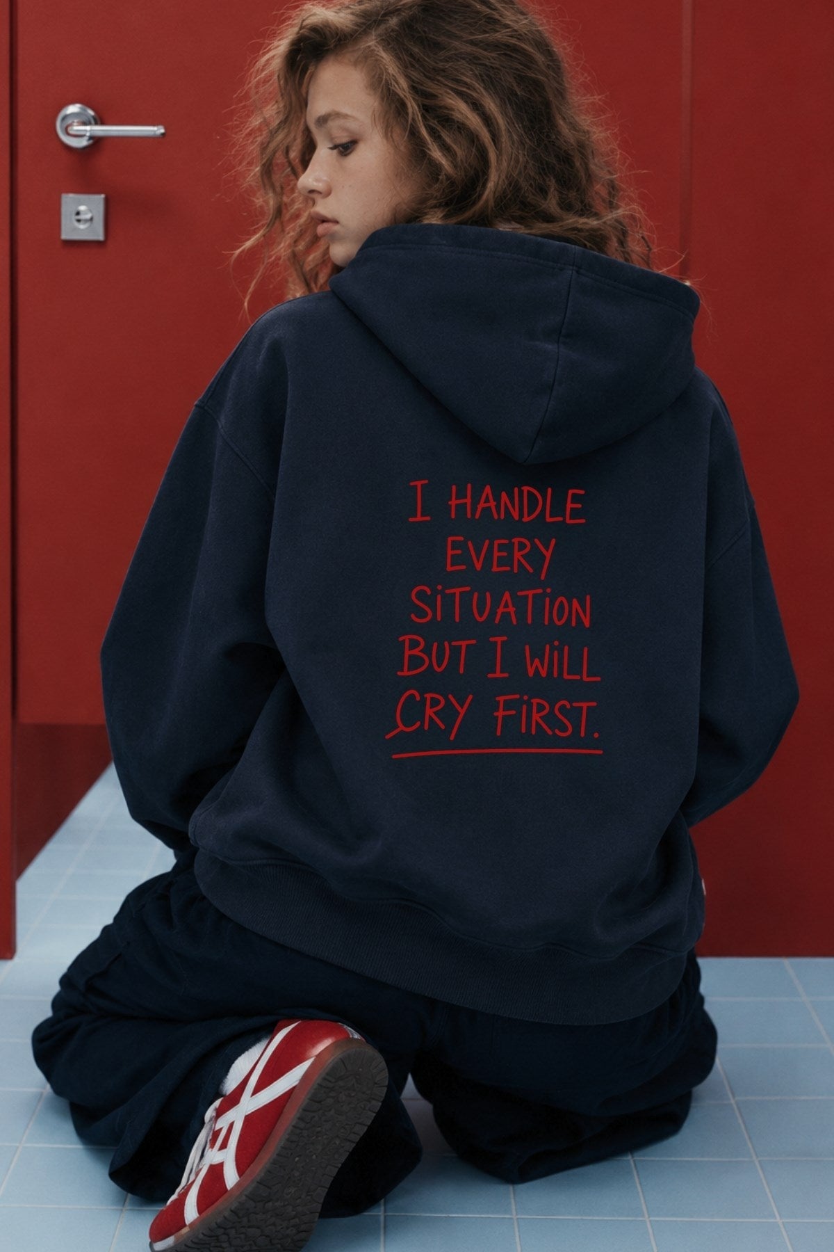 Kadın Oversize Hoodie Cry First Baskılı Lacivert – Kapüşonlu, Kanguru Cepli, 3 İplik Şardonlu Polar