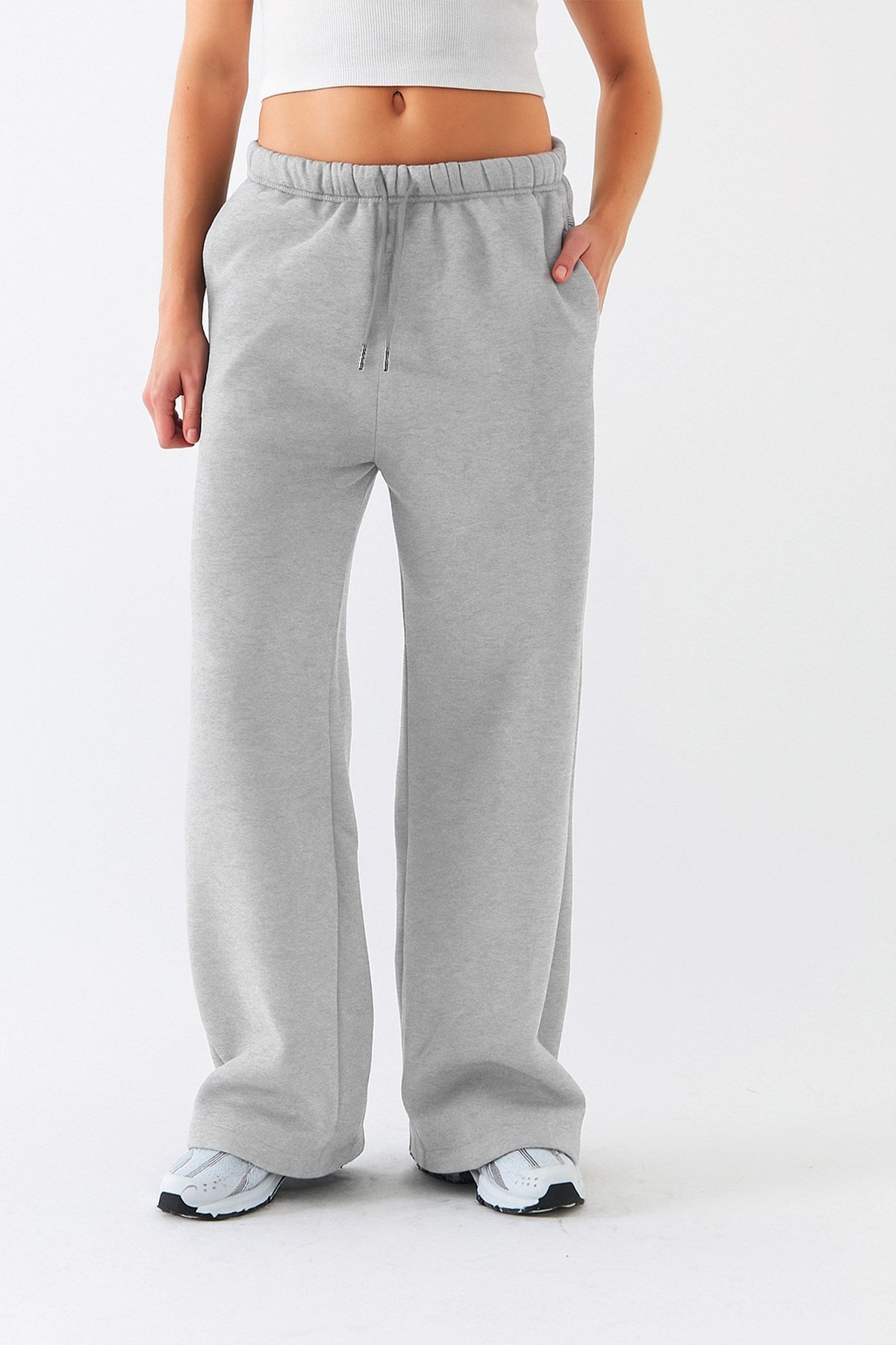 Oversize Unisex Eşofman Altı Gri Melanj– 3 İplik Şardonlu Polar, Bol Paça, Cepli Modern Rahat Kesim