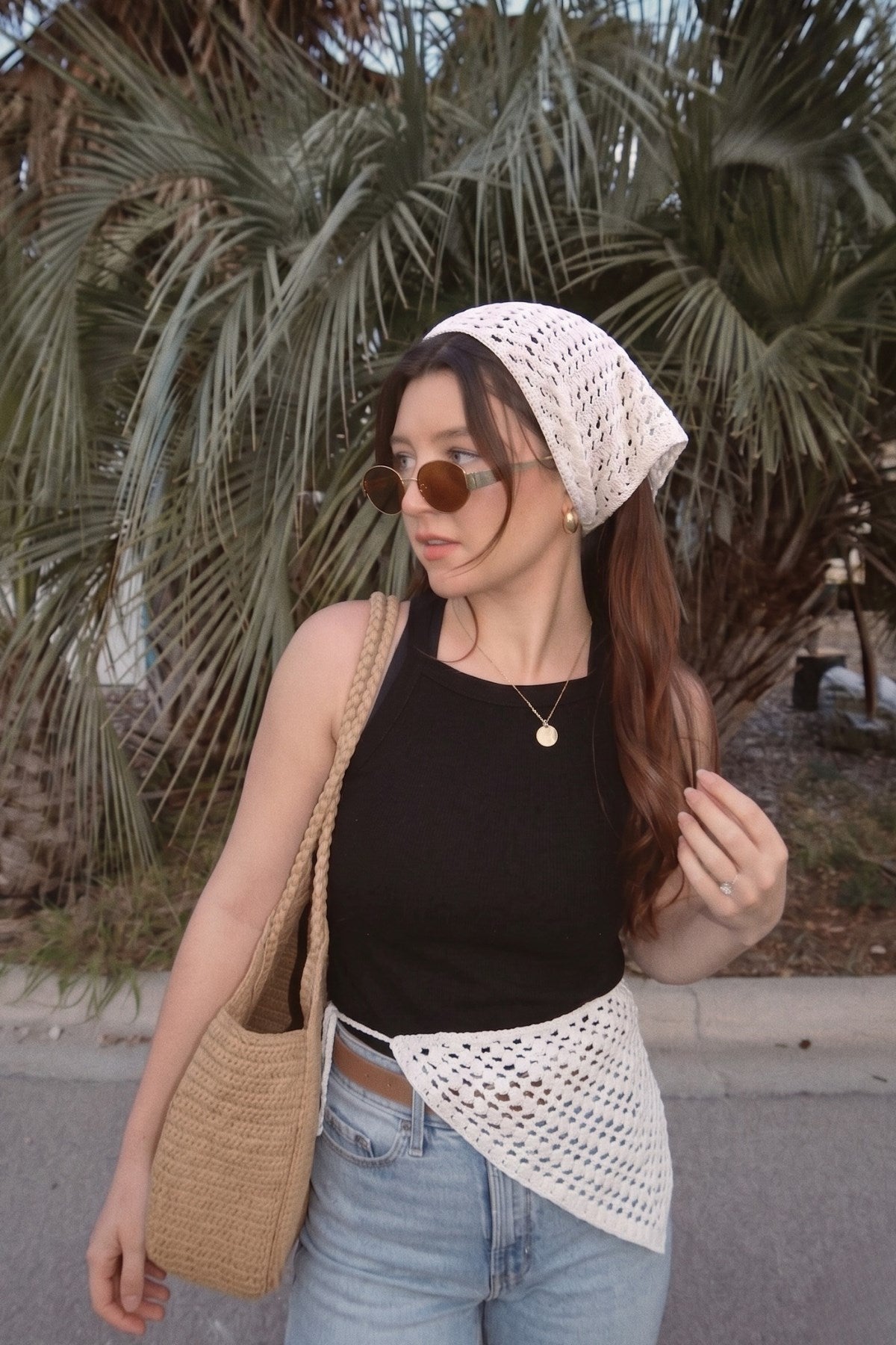 Kadın Luna Crochet Üçgen Bandana Beyaz – Bağlamalı, Ajurlu Dokulu Yazlık Aksesuar