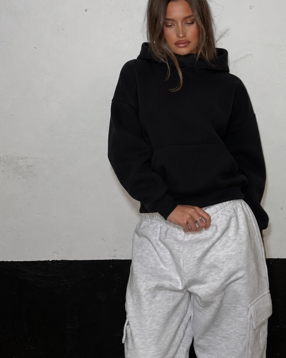 Kadın Oversize Hoodie Cry First Baskılı Siyah – Kapüşonlu, Kanguru Cepli, 3 İplik Şardonlu Polar